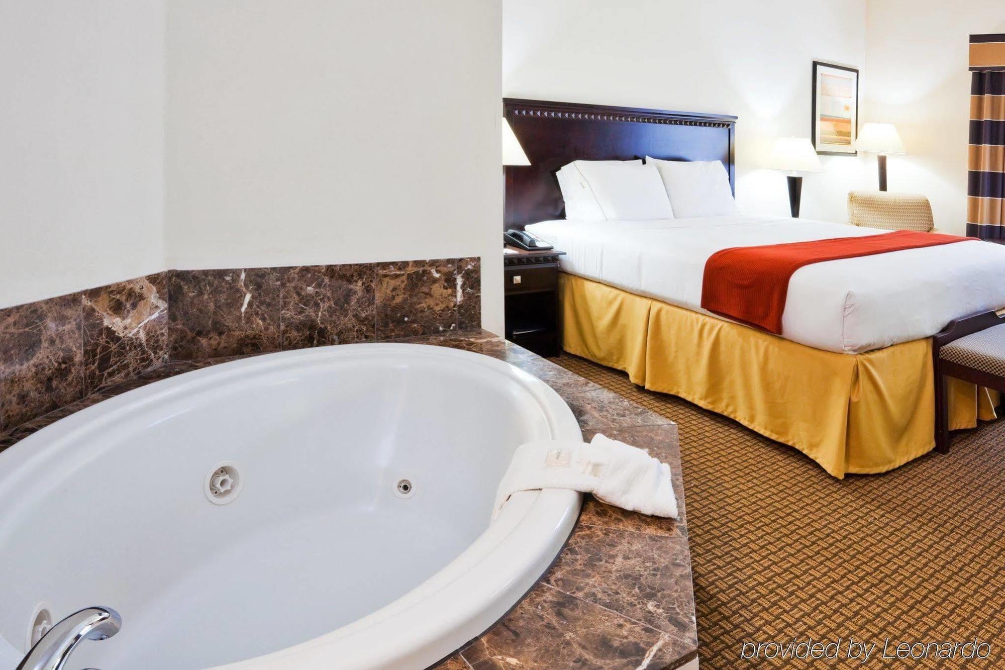 Holiday Inn Express Hotel & Suites Bartow By Ihg Exterior foto